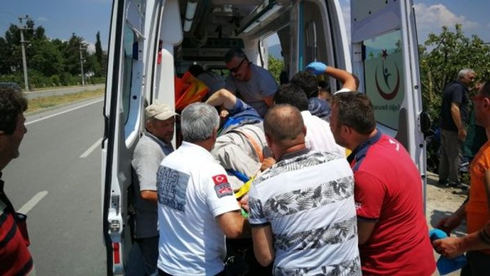 Bursa'da kaza yapan yaralının kurtulması için dua etti