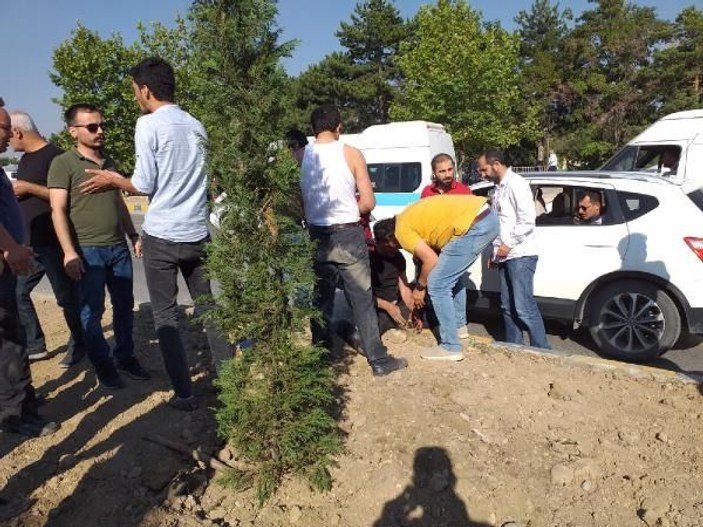 Van'da aileler arasında arazi kavgası: 1'i ağır 8 yaralı