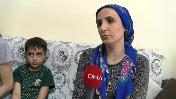 Sokakta top oynayan çocuk ve ailesine darp