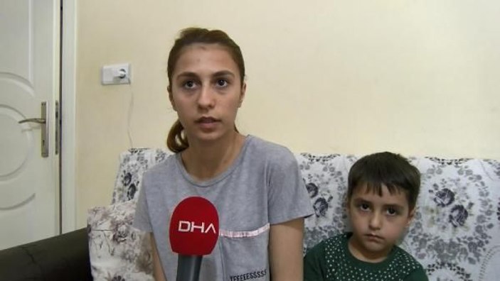 Sokakta top oynayan çocuk ve ailesine darp