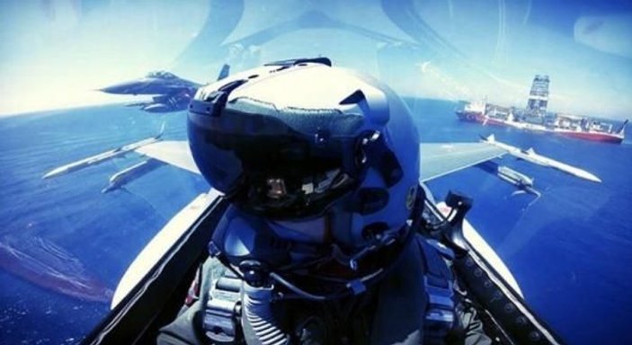 Türk F-16’ları Yavuz'a eşlik etti