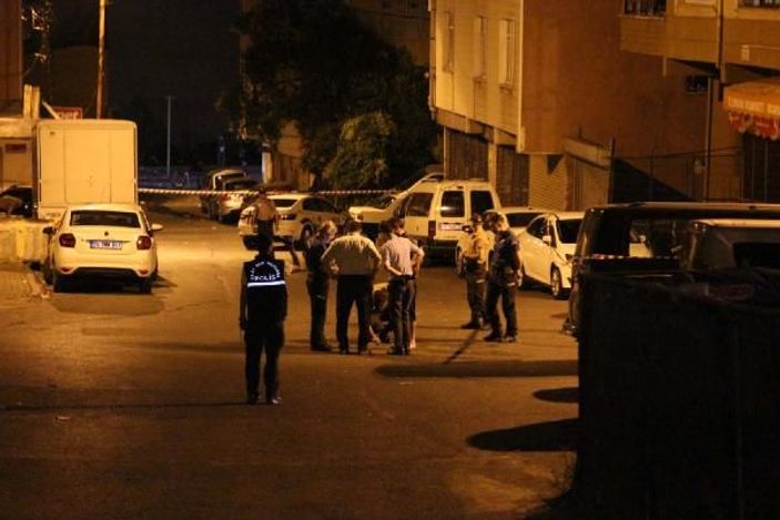 Bağcılar'da silahlı çatışma: 4 ağır yaralı  