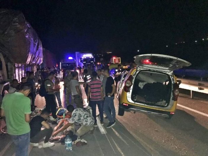 Çanakkale'de terhis olan gençler kaza yaptı: 6 yaralı
