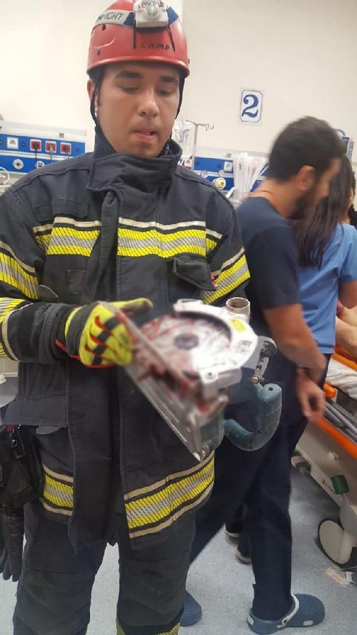 d Cinsel organına elektrikli testere saplandı