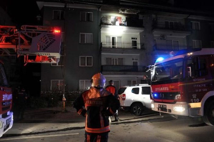 Başkent'te 4 katlı apartmanda yangın