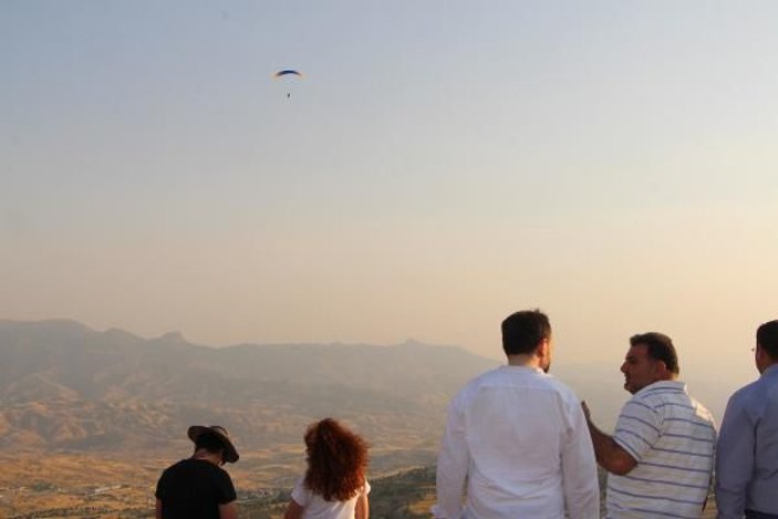 Şırnak'ta yamaç paraşütü yarışması