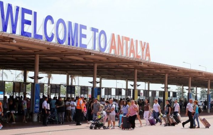 Antalya turist rekoruna yenisini ekledi