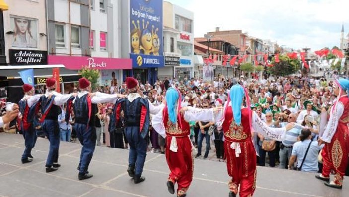 Edirneli, Balkan Folklor Festivali'yle eğlendi