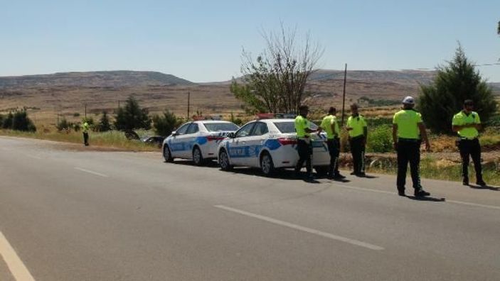Kilis’te otomobil şarampole uçtu