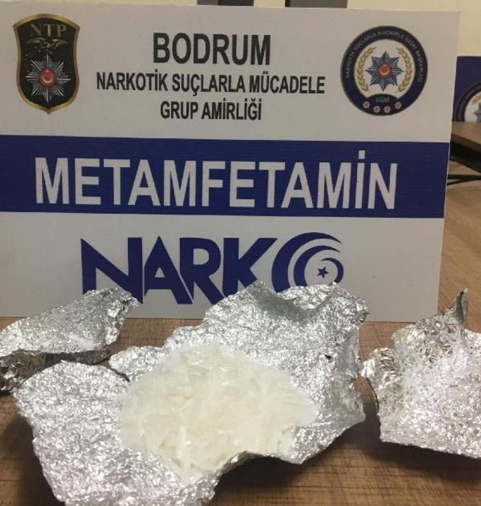 Bodrum'da otomobille uyuşturucu sevkiyatına 3 gözaltı