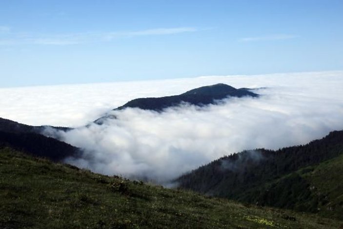 Rize'de bulutların üzerinde yaşam yarıyıl sürüyor