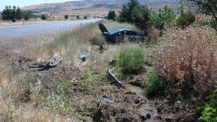 Kilis’te otomobil şarampole uçtu