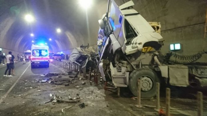 Pendik'te havalimanına giden tünelde kaza
