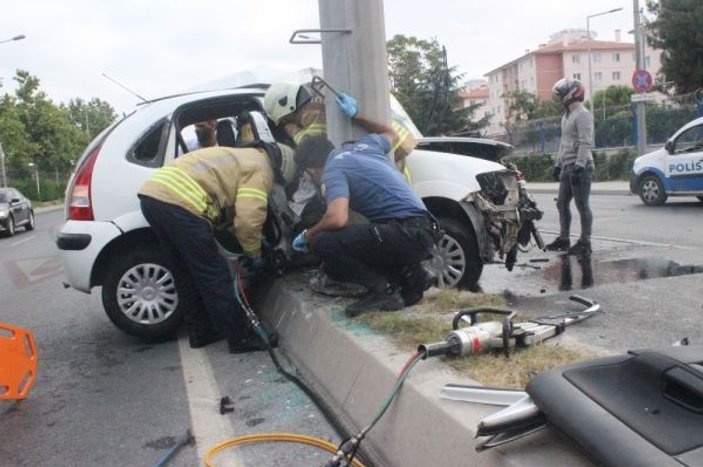 Bakırköy'deki feci kazada anne oğul ölümden döndü