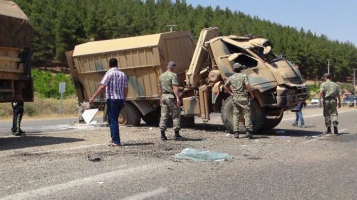 Suriye’den dönen askeri araç kaza yaptı: 2 asker yaralı