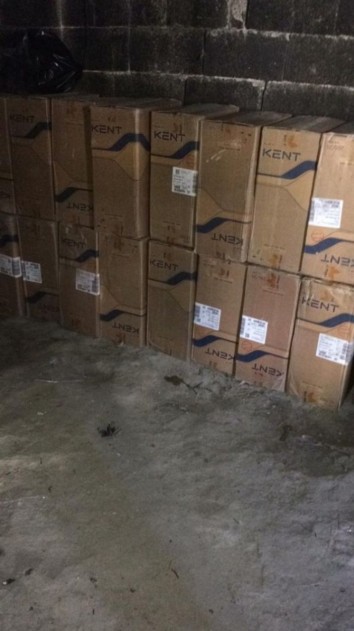 Van’da 14 bin 800 paket kaçak sigara polise takıldı