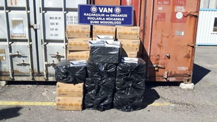 Van’da 14 bin 800 paket kaçak sigara polise takıldı
