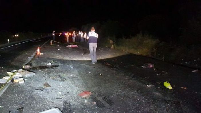 Aydın'da panelvan ile tır kafa kafaya çarpıştı