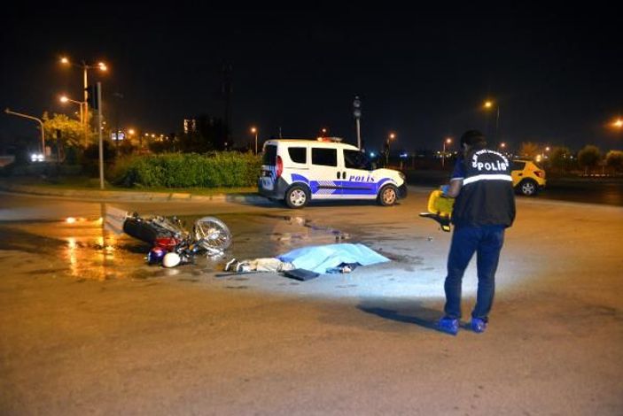 Adana'da ticari araç ile motosiklet çarpıştı: 1 ölü