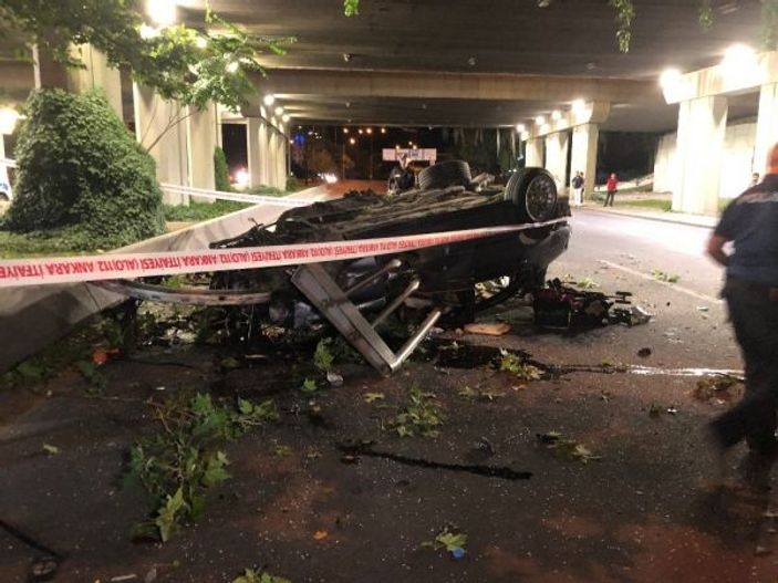 Ankara'da otomobil köprüden uçtu