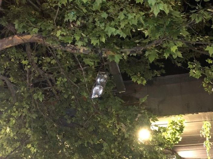 Ankara'da otomobil köprüden uçtu