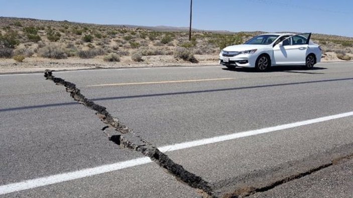 Kaliforniya’da 6.4 büyüklüğünde deprem