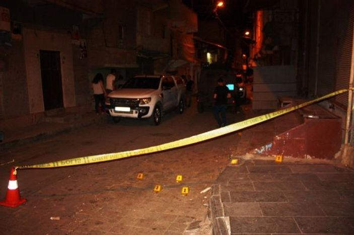 Diyarbakır'da uzun namlulu silahlarla kavga