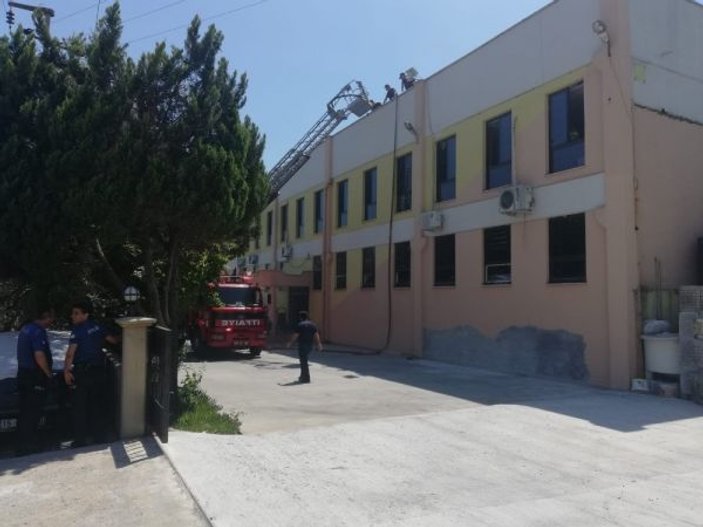 Aydın’da fabrika yangını: 1 kişi zehirlendi