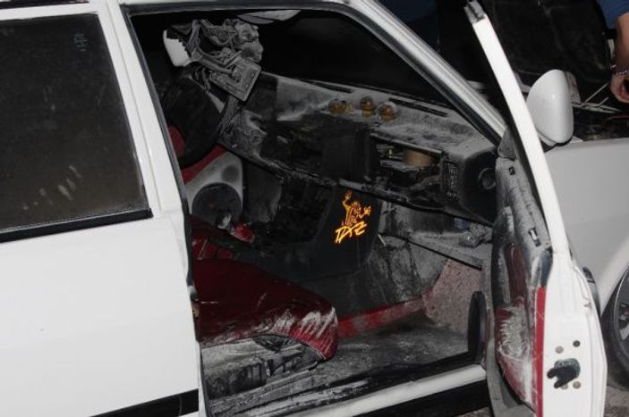 Muğla'da park halindeki araç yandı