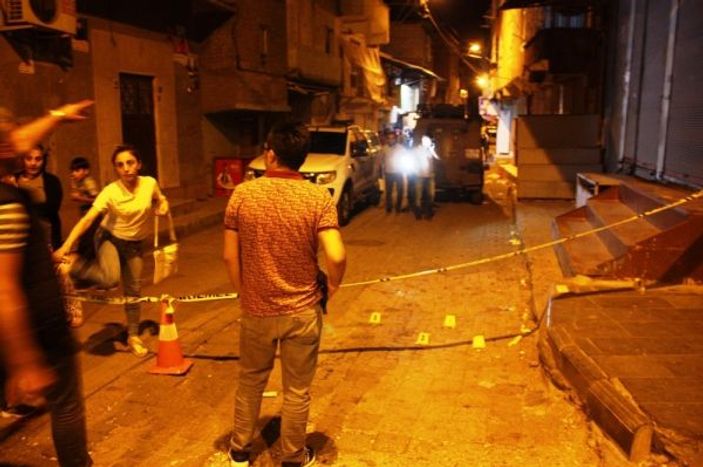 Diyarbakır'da uzun namlulu silahlarla kavga