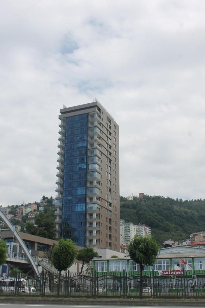 Giresun silüetini bozan 23 katlı bina