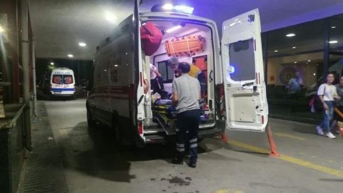 İzmir’de döner bıçaklı kavga: 3 yaralı
