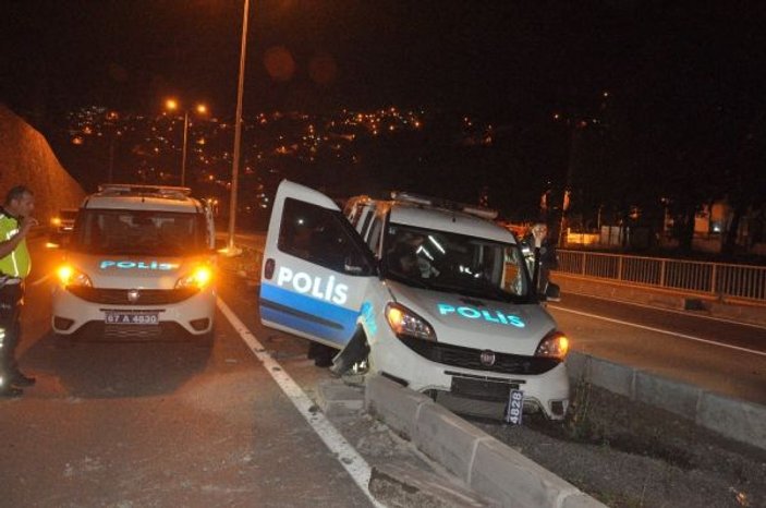 Zonguldak'ta polis aracı kaza yaptı