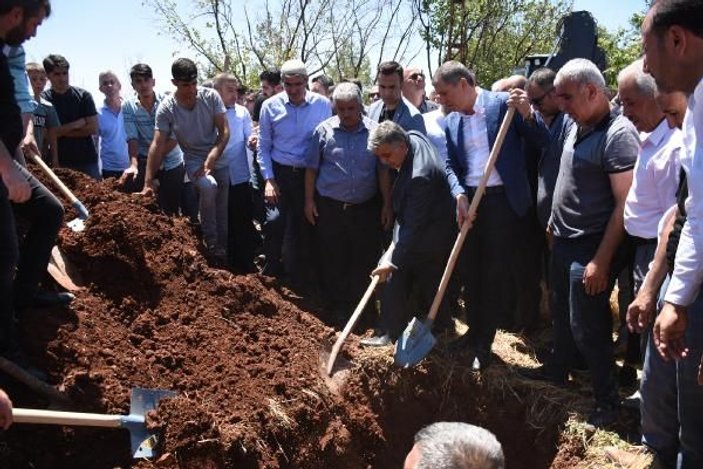 Abdullah Gül Şanlıurfa'da cenazeye katıldı