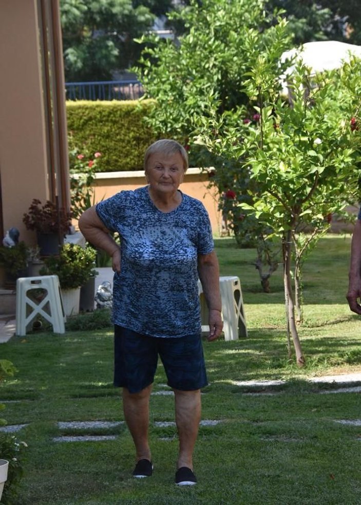 İzmir'de FETÖ ile korkutup yaşlı kadını dolandırdılar