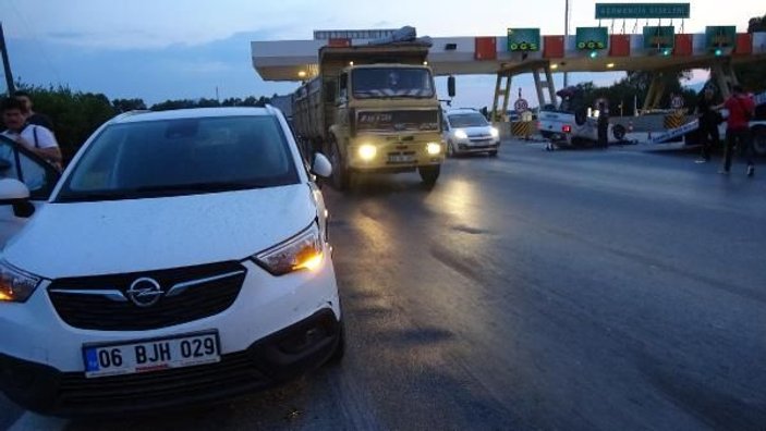 Aydın'da sürücülerin gişe inadı kazaya neden oldu
