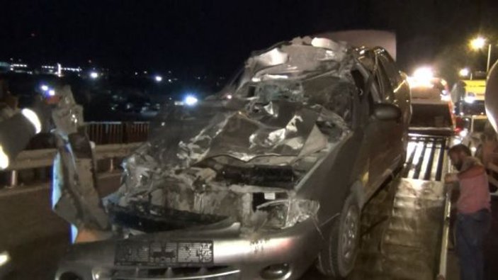 Kırıkkale'de otomobil tıra çarptı