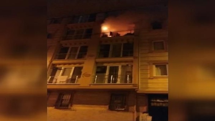 Esenler'de 4 katlı binada yangın çıktı