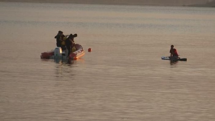 Sapanca Gölü'nde sandaldan düşen çocuk kayboldu