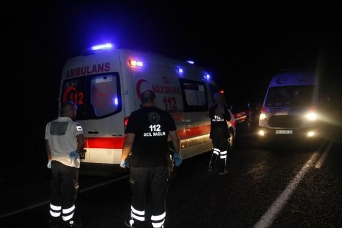 Bursa'da iki araç kafa kafaya çarpıştı: 1 ölü, 2 yaralı