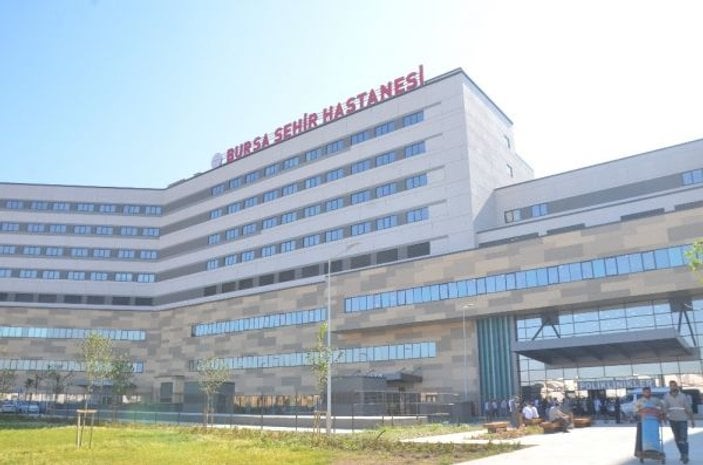 Bursa Şehir Hastanesi'nde bebek bezi boruyu patlattı