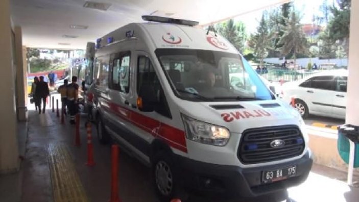 Suriyelileri taşıyan minibüs kaza yaptı: 13 yaralı