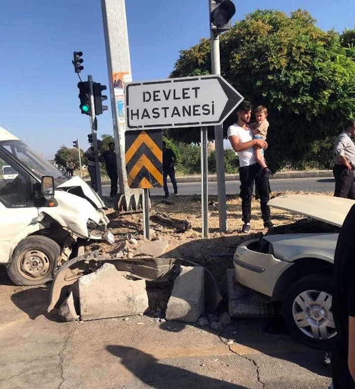 Van Erciş'de kaza: 6 yaralı