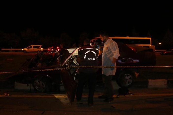 Manisa'da takla atan otomobilden fırlayan kişi öldü