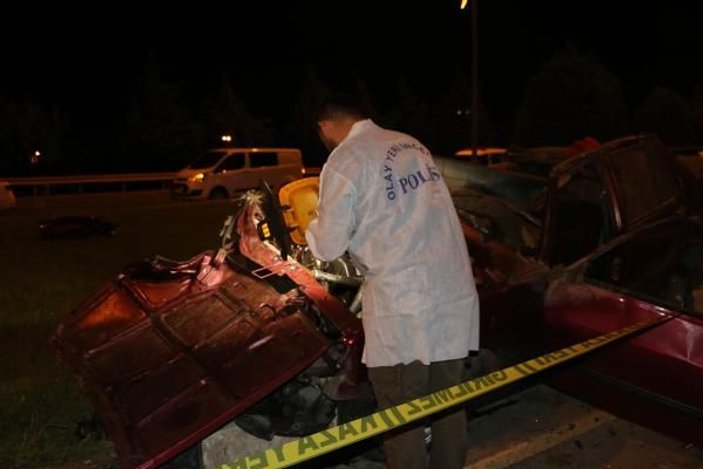Manisa'da takla atan otomobilden fırlayan kişi öldü