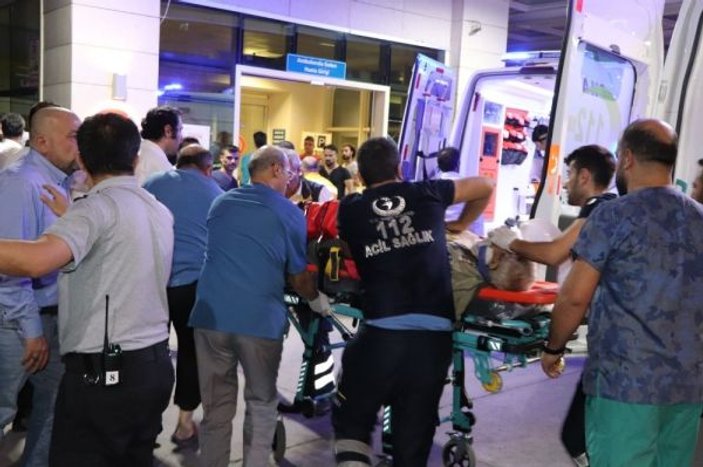 Siirt'te yolcu minibüsü devrildi: 2 ölü 9 yaralı
