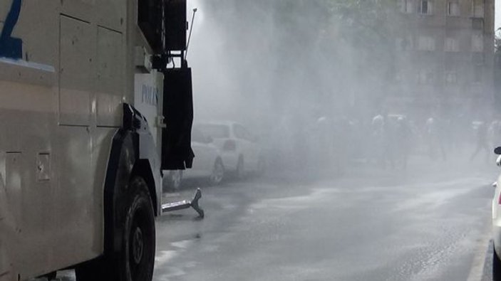 Diyarbakır’da belediye önünde protestoya müdahale