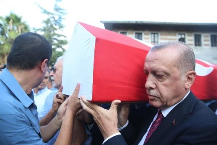 Cumhurbaşkanı Erdoğan ile Davutoğlu aynı karede