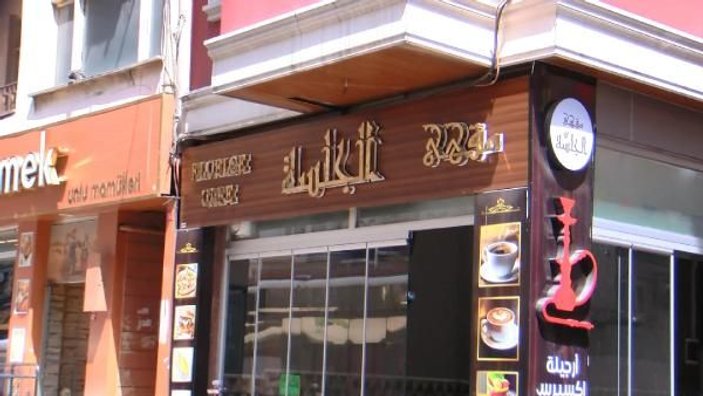 İstanbul Aksaray'da birçok Arapça tabela değiştirilmedi