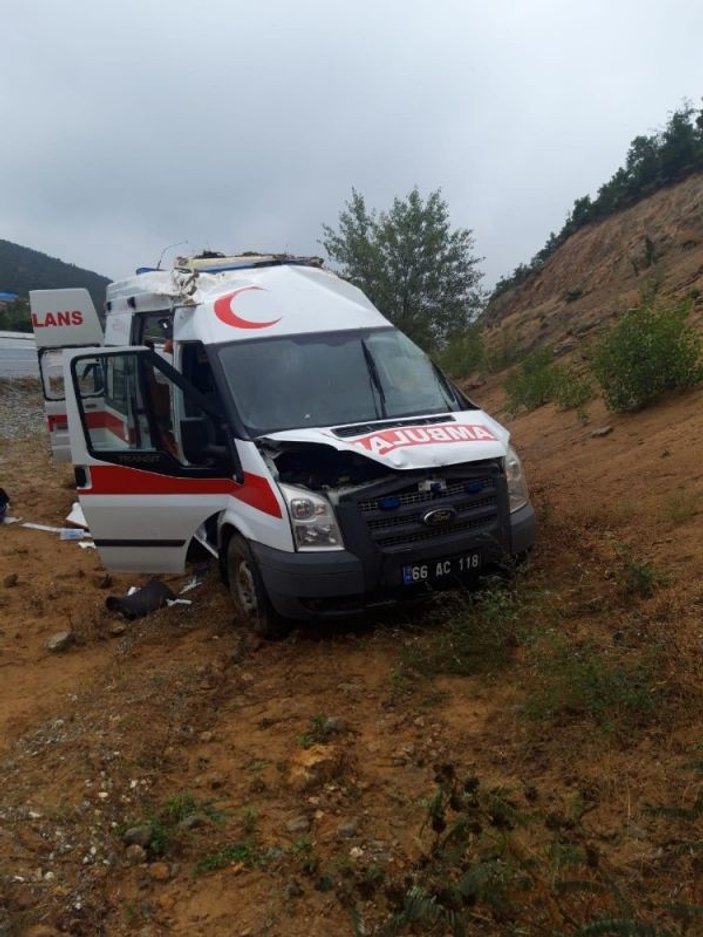 Yozgat’ta ambulans kaza yaptı: 1'i bebek 5 yaralı